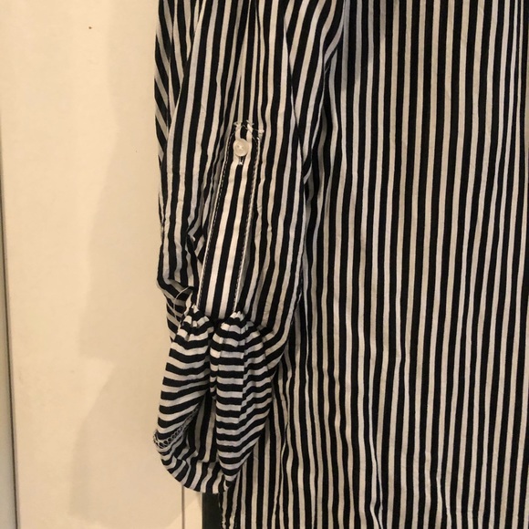 Zara Striped Low Cut Button Up - Picture 2 of 3